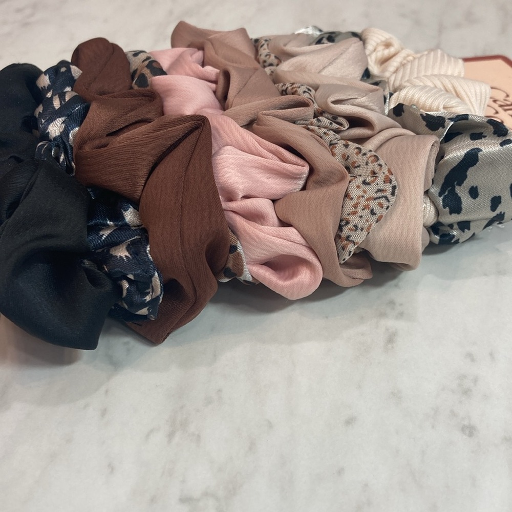 Camila Coelho Scrunchies Set of 10 NEW - Picture 3 of 4